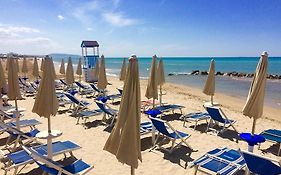 Vela Club Hotel & Appartamenti